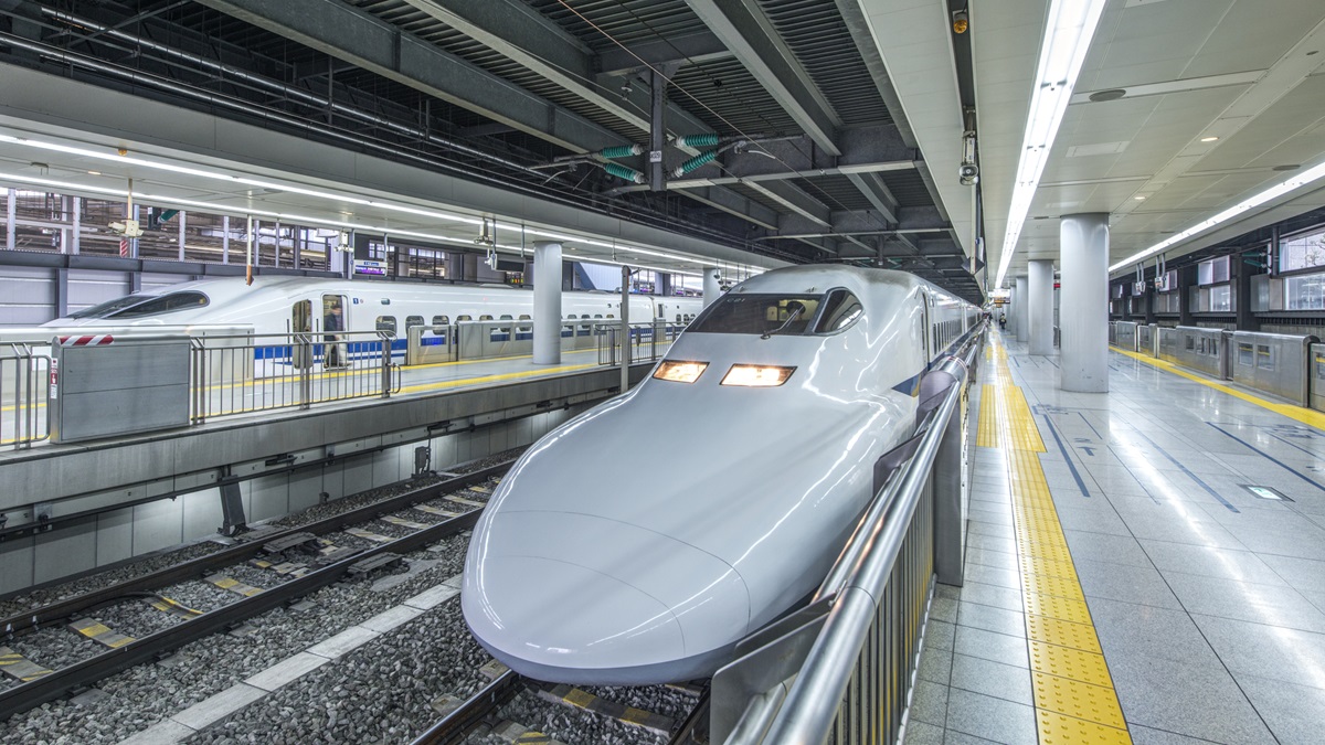 A bullet train at Shinagawa Station in Tokyo, Japan